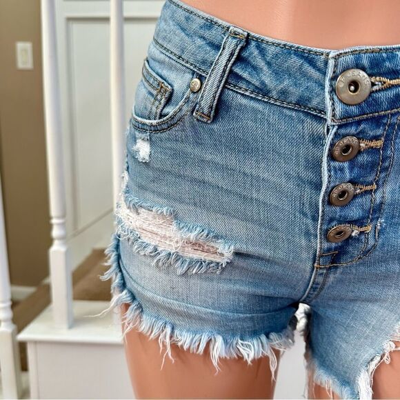 Buttonfly distressed high waist denim shorts - Picture 3 of 12